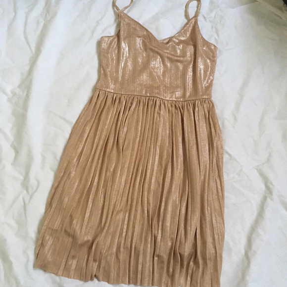 Dress - Picture 9 of 9